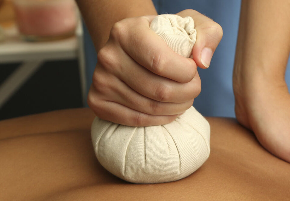 kizhi-massage